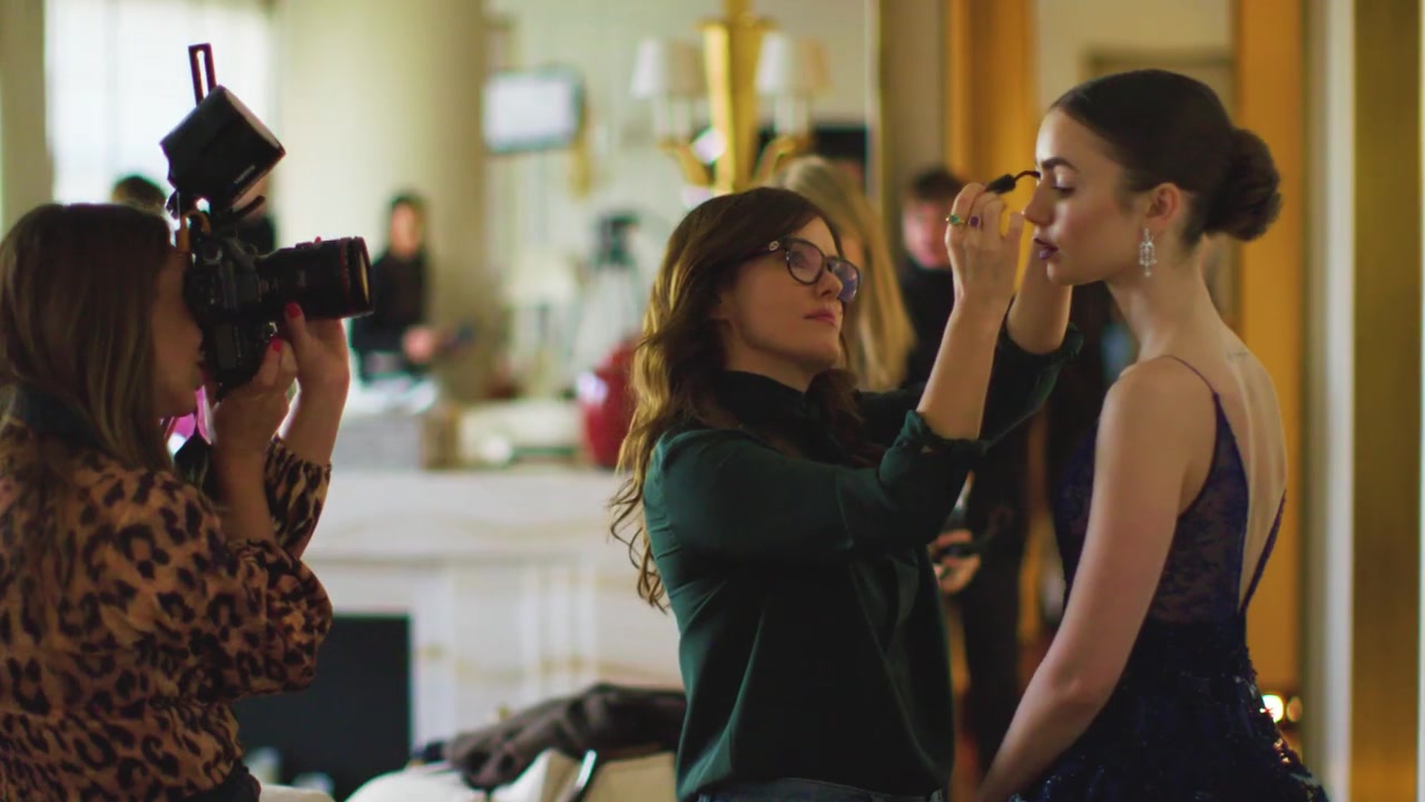 BONJOUR_LANCOME___Behind_the_scenes_with_Lily_Collins_129.jpg