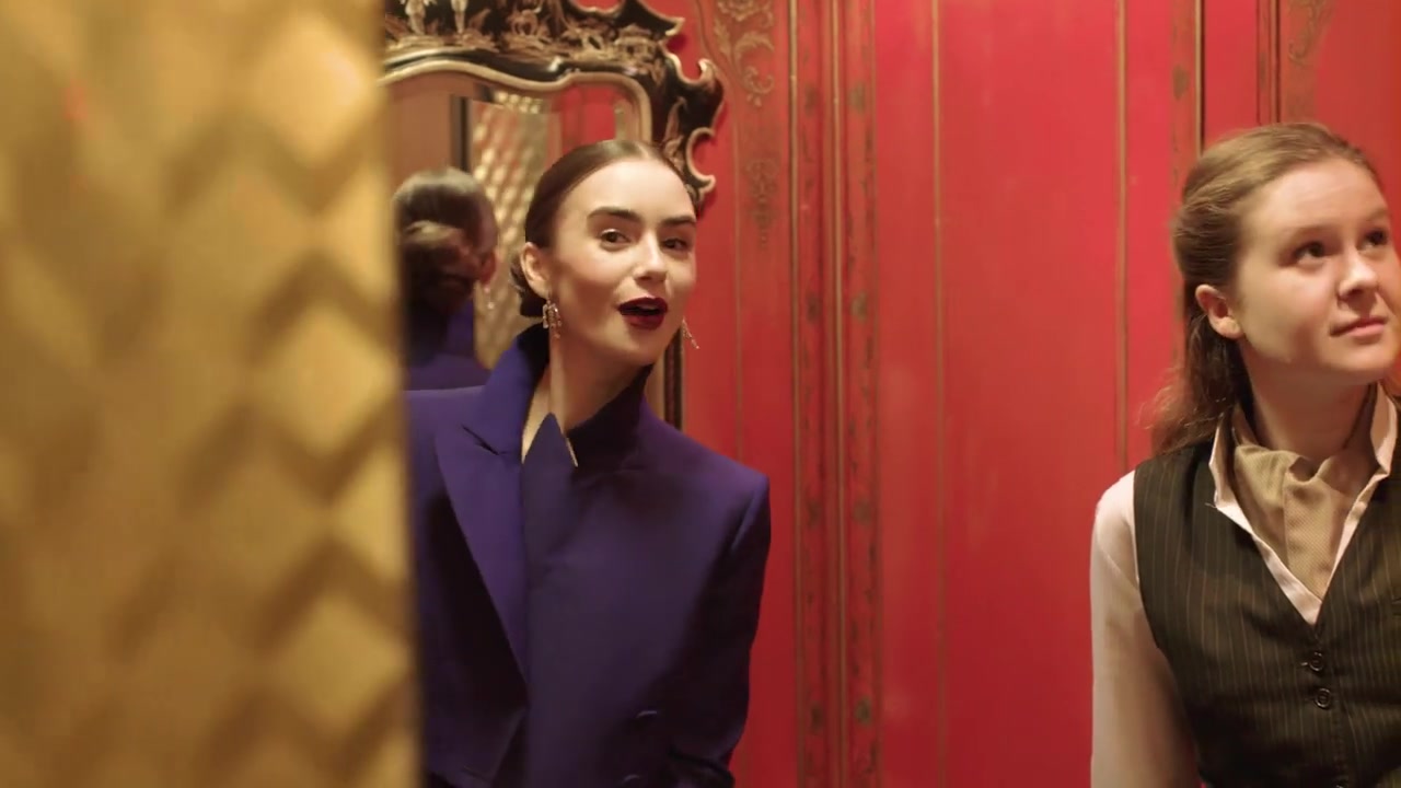 BONJOUR_LANCOME___Behind_the_scenes_with_Lily_Collins_174.jpg