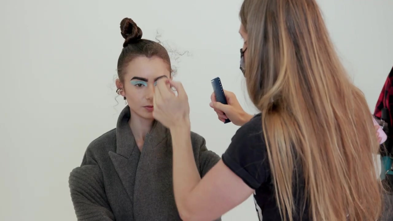 Lily_Collins__Glam_Team_Talk_About_the_Inspiration_Behind_Their_Looks___Byrdie_126.jpg