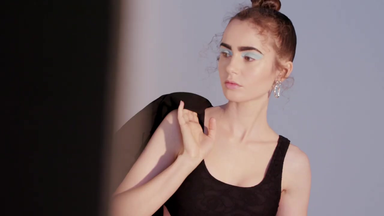 Lily_Collins__Glam_Team_Talk_About_the_Inspiration_Behind_Their_Looks___Byrdie_144.jpg