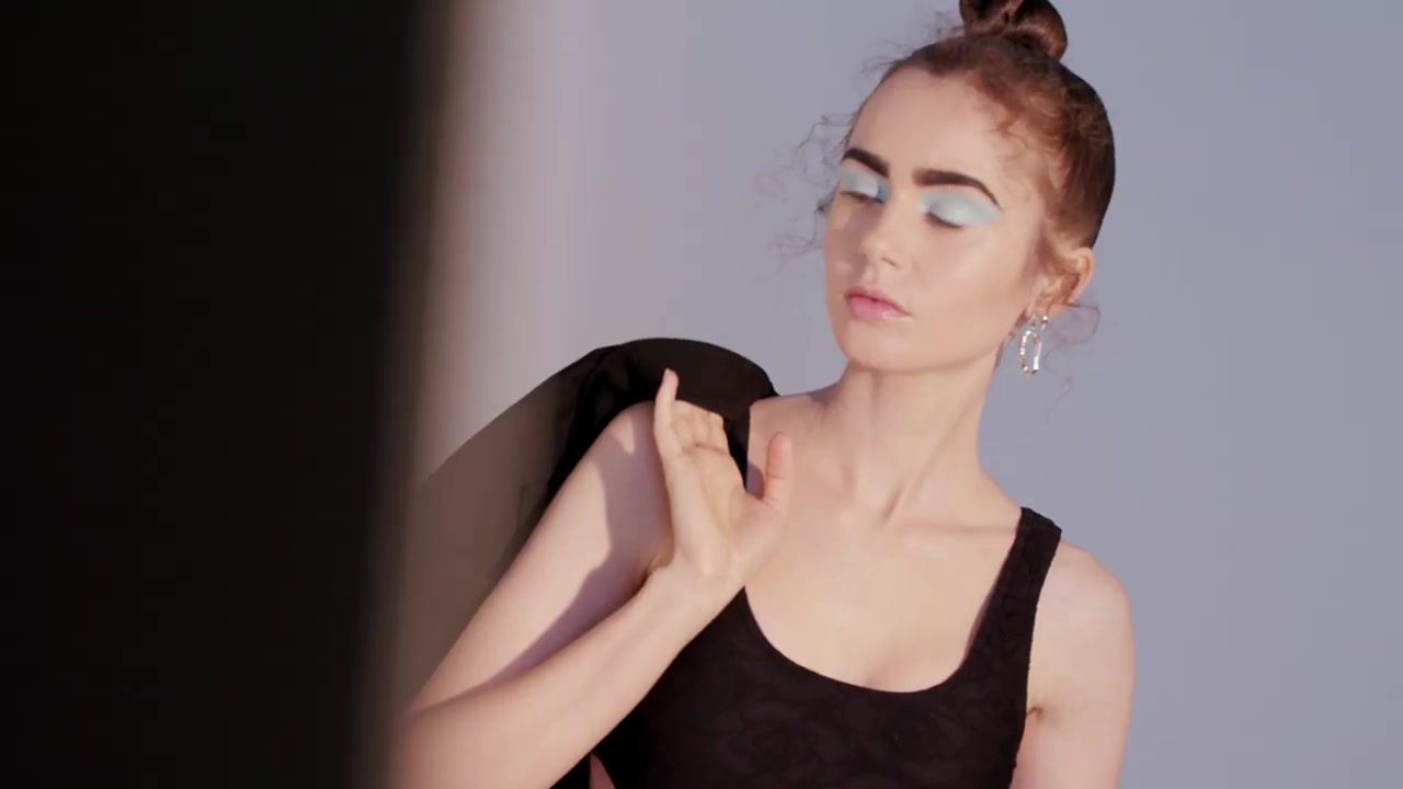 Lily_Collins__Glam_Team_Talk_About_the_Inspiration_Behind_Their_Looks___Byrdie_146.jpg