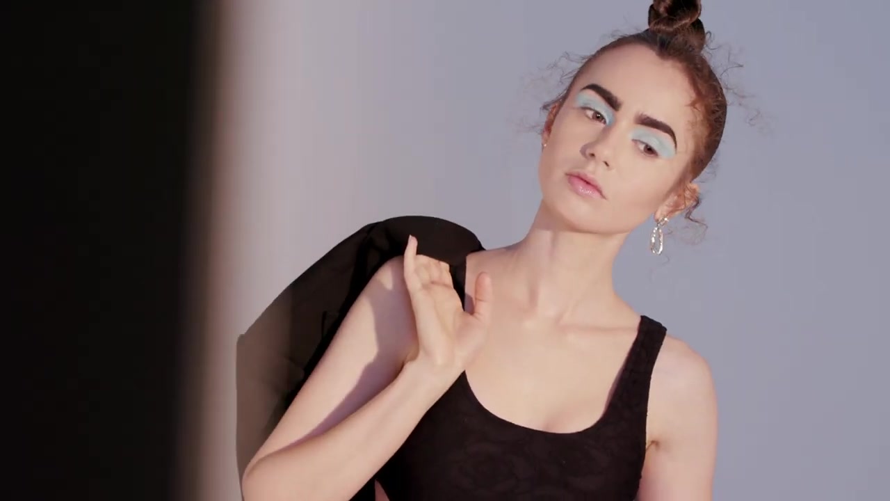 Lily_Collins__Glam_Team_Talk_About_the_Inspiration_Behind_Their_Looks___Byrdie_150.jpg