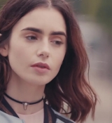 How_Lily_Collins_Fell_in_Love_With_Her_Brows___InStyle_130.jpg