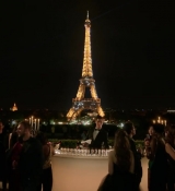 Emily_in_Paris_-_Official_Trailer_-_Netflix_046.jpg