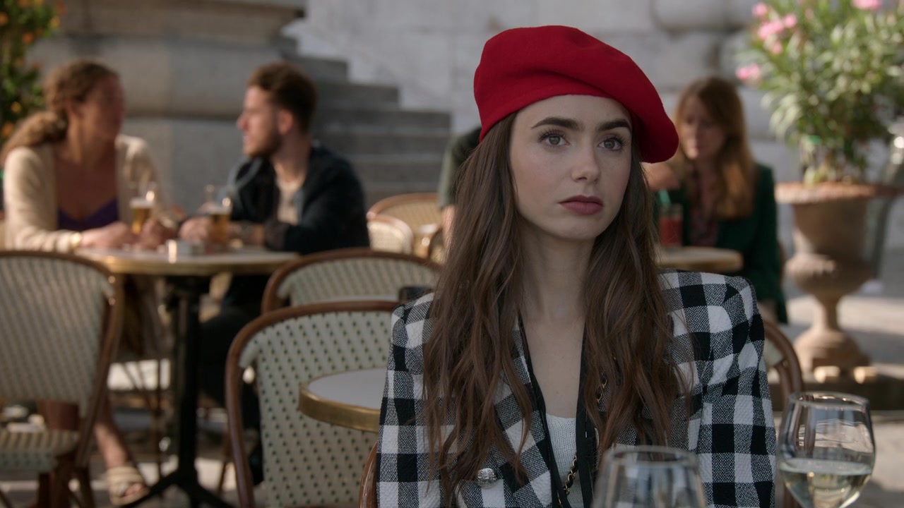 Emily_in_Paris_S01E03_Sexy_or_Sexist_720p_NF_WEB-DL_DDP5_1_x264-BTN_0499.jpg