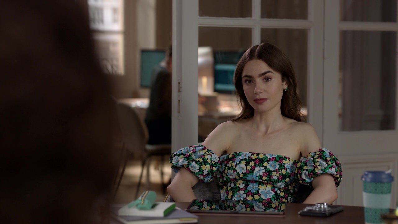 Emily_in_Paris_S01E03_Sexy_or_Sexist_720p_NF_WEB-DL_DDP5_1_x264-BTN_0780.jpg