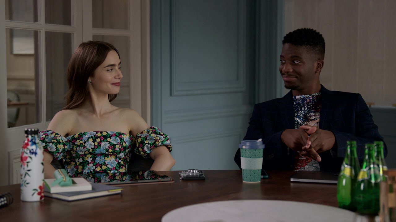 Emily_in_Paris_S01E03_Sexy_or_Sexist_720p_NF_WEB-DL_DDP5_1_x264-BTN_0789.jpg