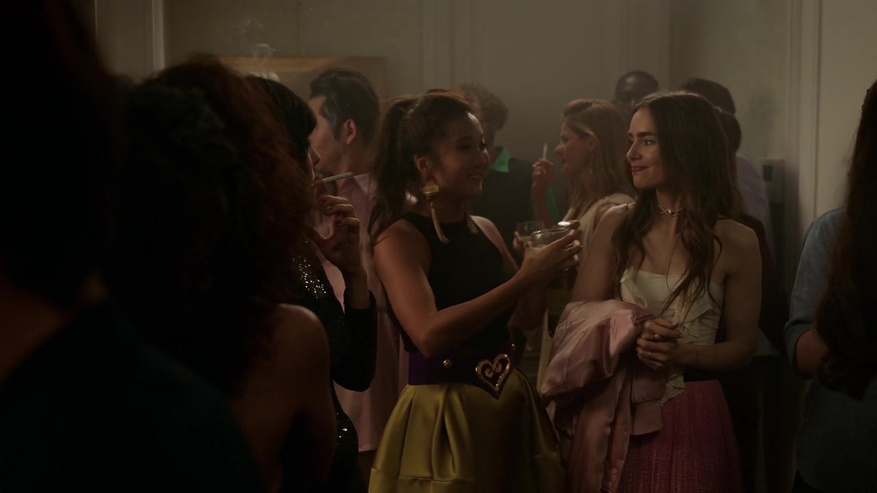Emily_in_Paris_S01E03_Sexy_or_Sexist_720p_NF_WEB-DL_DDP5_1_x264-BTN_0863.jpg