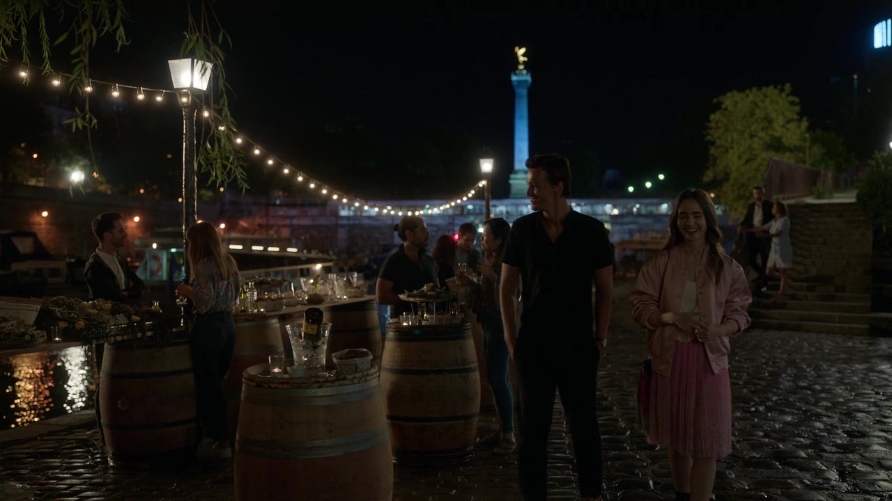 Emily_in_Paris_S01E03_Sexy_or_Sexist_720p_NF_WEB-DL_DDP5_1_x264-BTN_0961.jpg