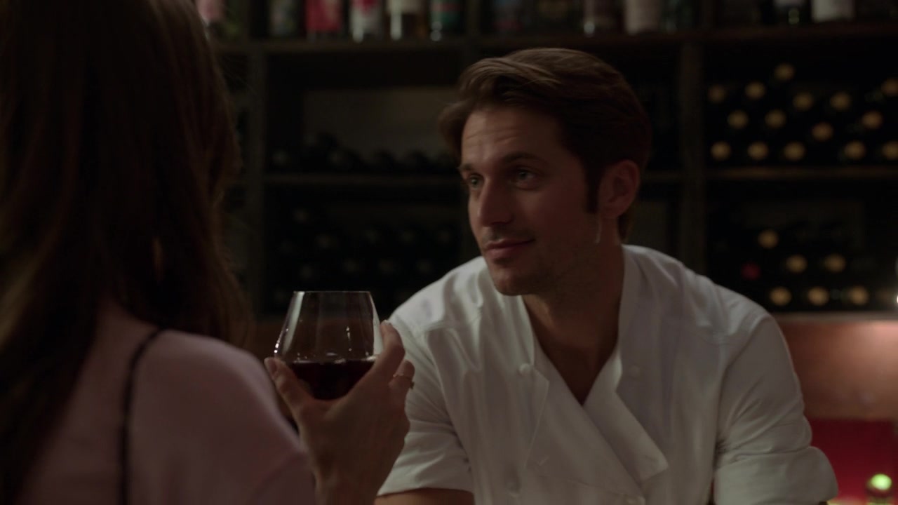 Emily_in_Paris_S01E03_Sexy_or_Sexist_720p_NF_WEB-DL_DDP5_1_x264-BTN_1023.jpg