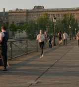 Emily_in_Paris_S01E03_Sexy_or_Sexist_720p_NF_WEB-DL_DDP5_1_x264-BTN_0015.jpg