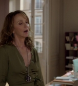 Emily_in_Paris_S01E03_Sexy_or_Sexist_720p_NF_WEB-DL_DDP5_1_x264-BTN_0648.jpg