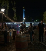 Emily_in_Paris_S01E03_Sexy_or_Sexist_720p_NF_WEB-DL_DDP5_1_x264-BTN_0955.jpg