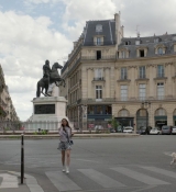Emily_in_Paris_S01E03_Sexy_or_Sexist_720p_NF_WEB-DL_DDP5_1_x264-BTN_1061.jpg