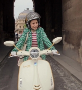 Emily_in_Paris_Season_2___Official_Trailer___Netflix_241.jpg