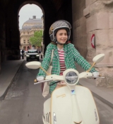 Emily_in_Paris_Season_2___Official_Trailer___Netflix_243.jpg